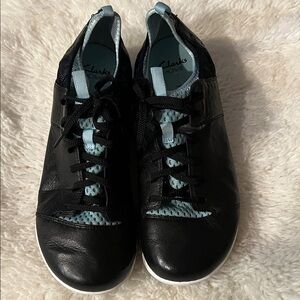 Clarks Women's Black and Blue Leather Sneakers